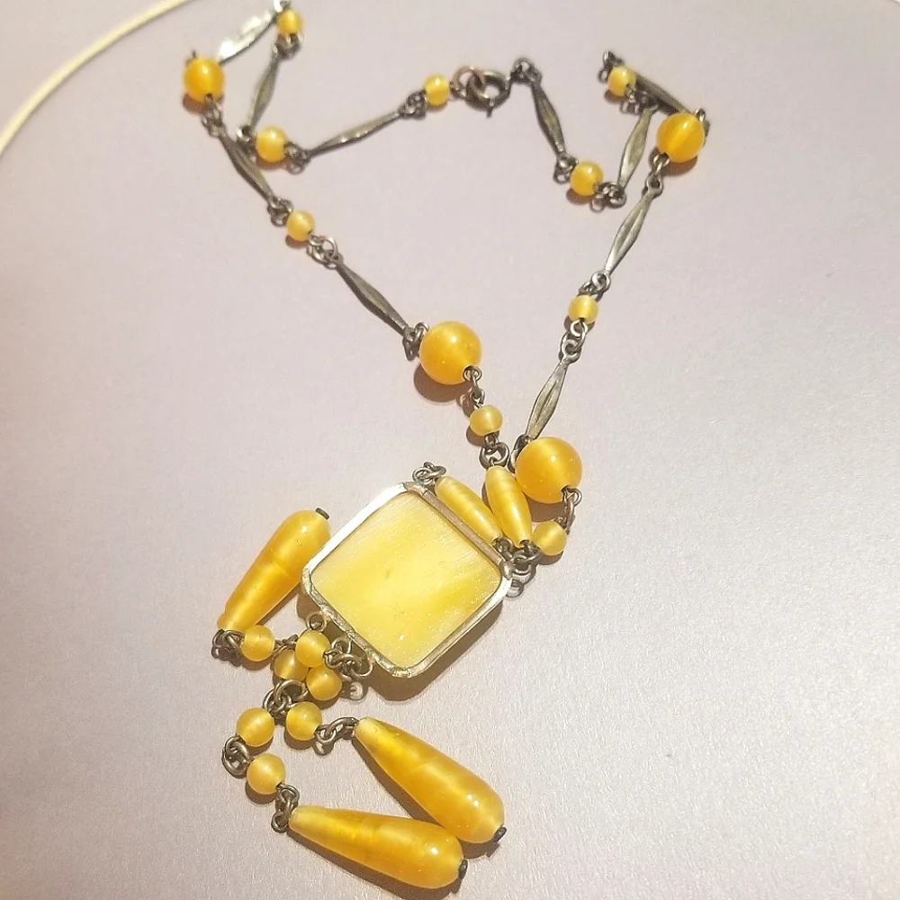 1920s Max Neiger Yellow Frost Czech Glass Necklace - Picture 4 of 7